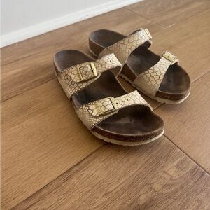 Women’s Arizona Birkenstock’s